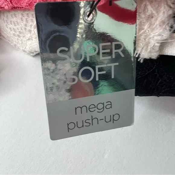 Marilyn Monroe Women’s Bras Sz  34C Pkg/3 Super Soft Mega Push-Up Lace Padded - Picture 4 of 9